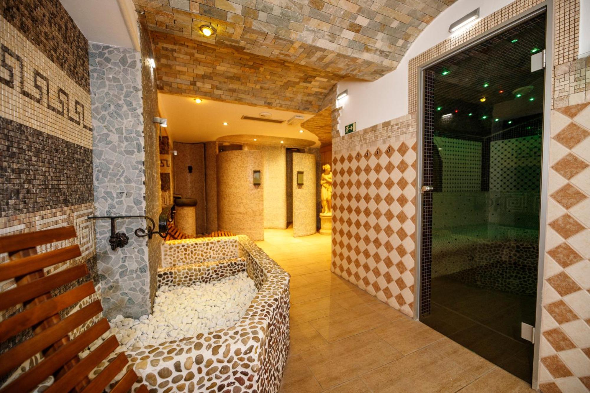 Wellness Hotel Beethoven Chomutov Bagian luar foto