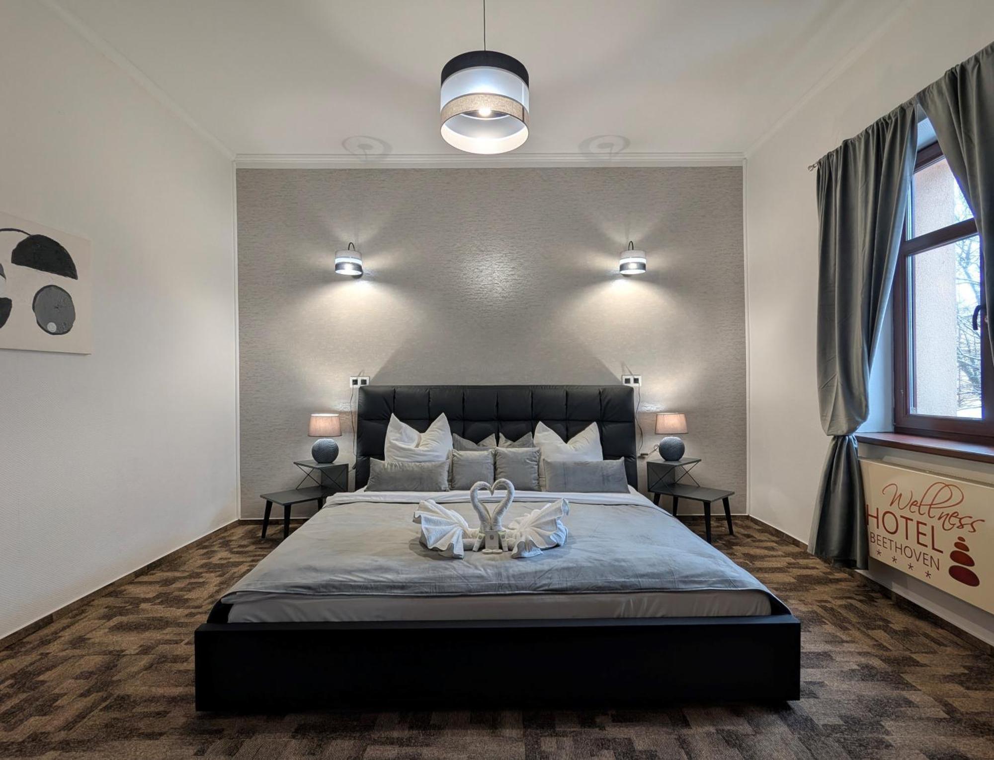 Wellness Hotel Beethoven Chomutov Bagian luar foto