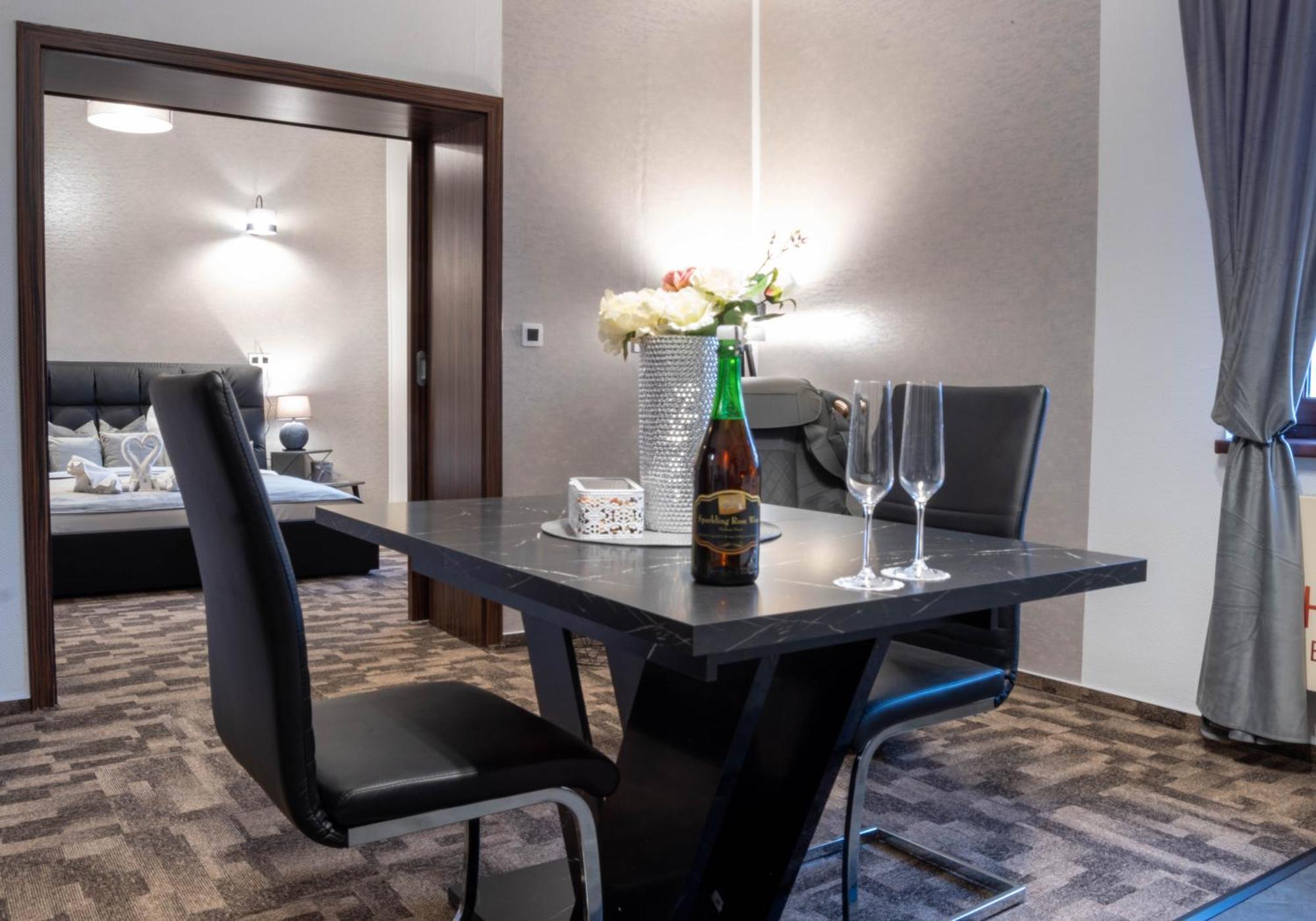Wellness Hotel Beethoven Chomutov Bagian luar foto